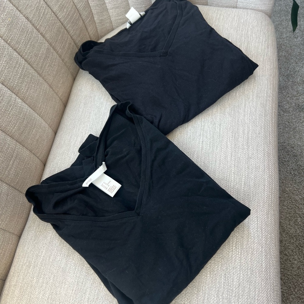 V-neck H&M t-shirt bundle